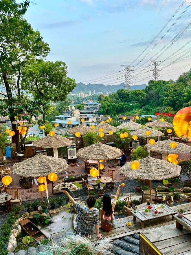 景点+网红美食街跟团报价分析重庆四日游最佳路线：自然景点(图1)